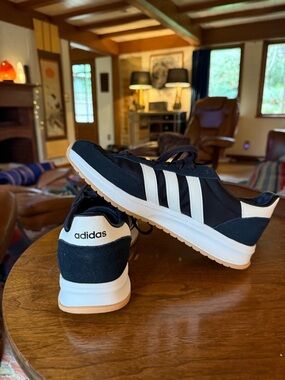 adidas Black and White Classic Low-Top Sneakers size 10 women’s